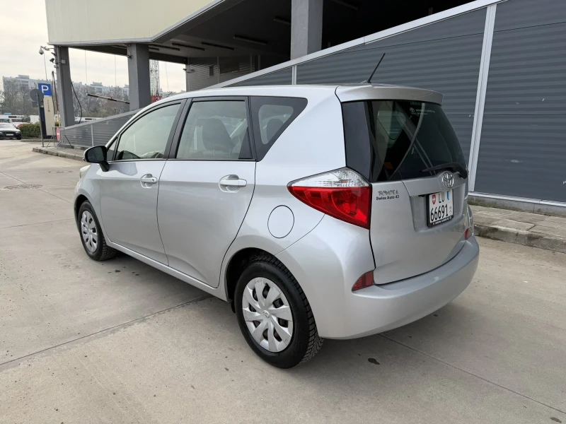 Toyota Verso S 1.3i Automat, снимка 6 - Автомобили и джипове - 52641929