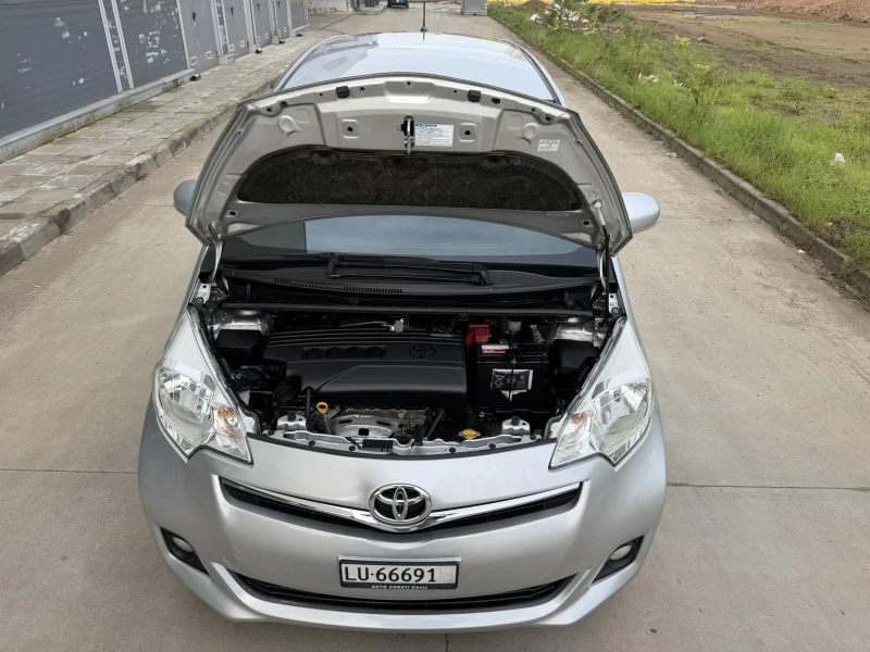 Toyota Verso S 1.3i Automat, снимка 4 - Автомобили и джипове - 52641929