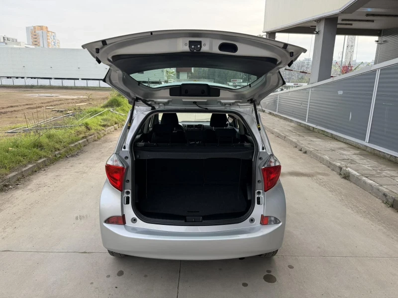 Toyota Verso S 1.3i Automat, снимка 8 - Автомобили и джипове - 52641929