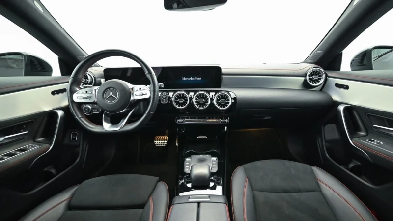 Mercedes-Benz CLA 220 220d AMG ShootingBrake, снимка 9 - Автомобили и джипове - 53534094