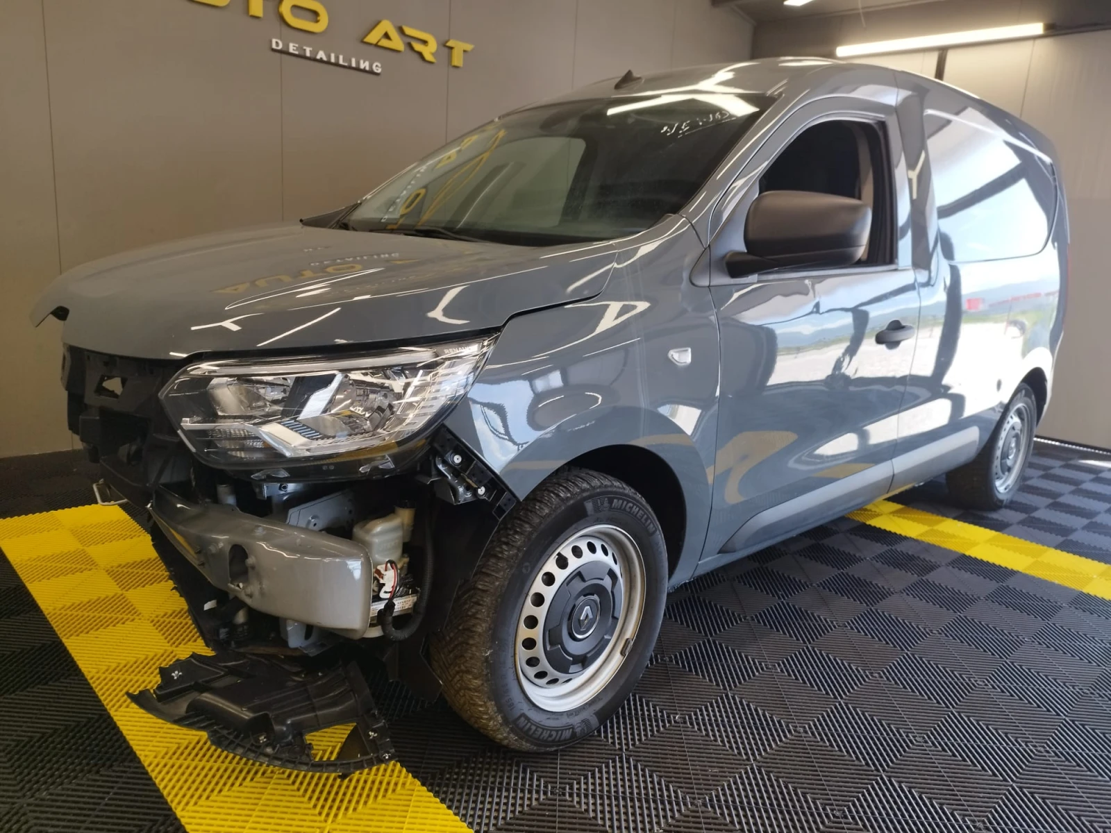 Renault Express 1.5 BLUE DCI-8V TURBO HYBRID - изображение 2