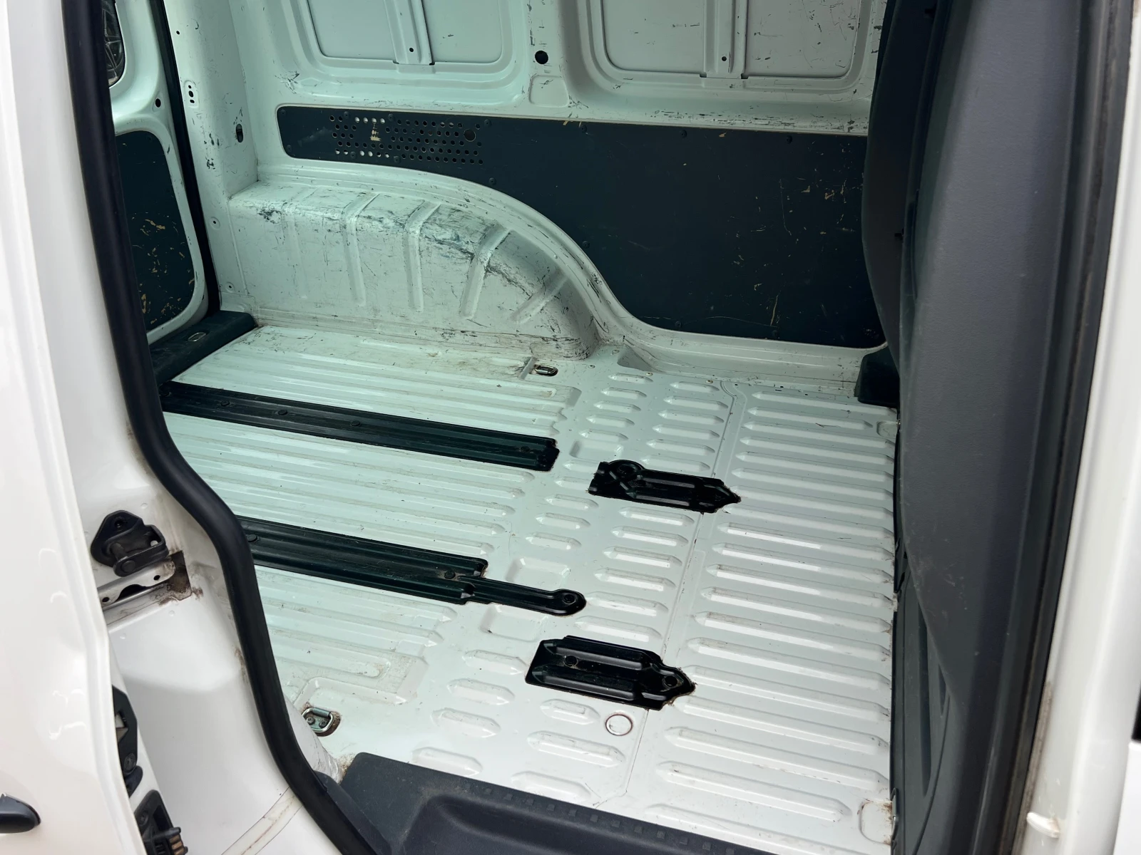 VW Caddy 2.0-ECO FUEL-  ! | Mobile.bg   11