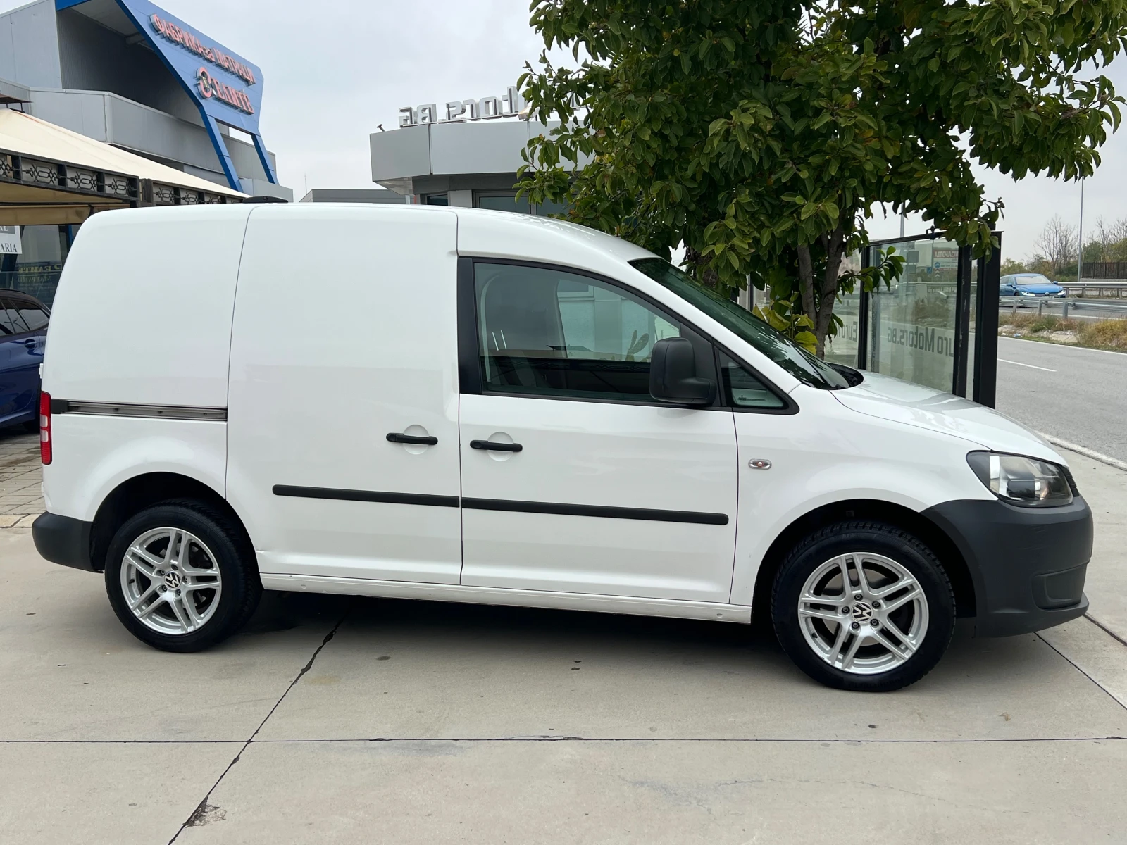 VW Caddy 2.0-ECO FUEL-ПЪЛНА СЕРВИЗНА ИСТОРИЯ! - изображение 4