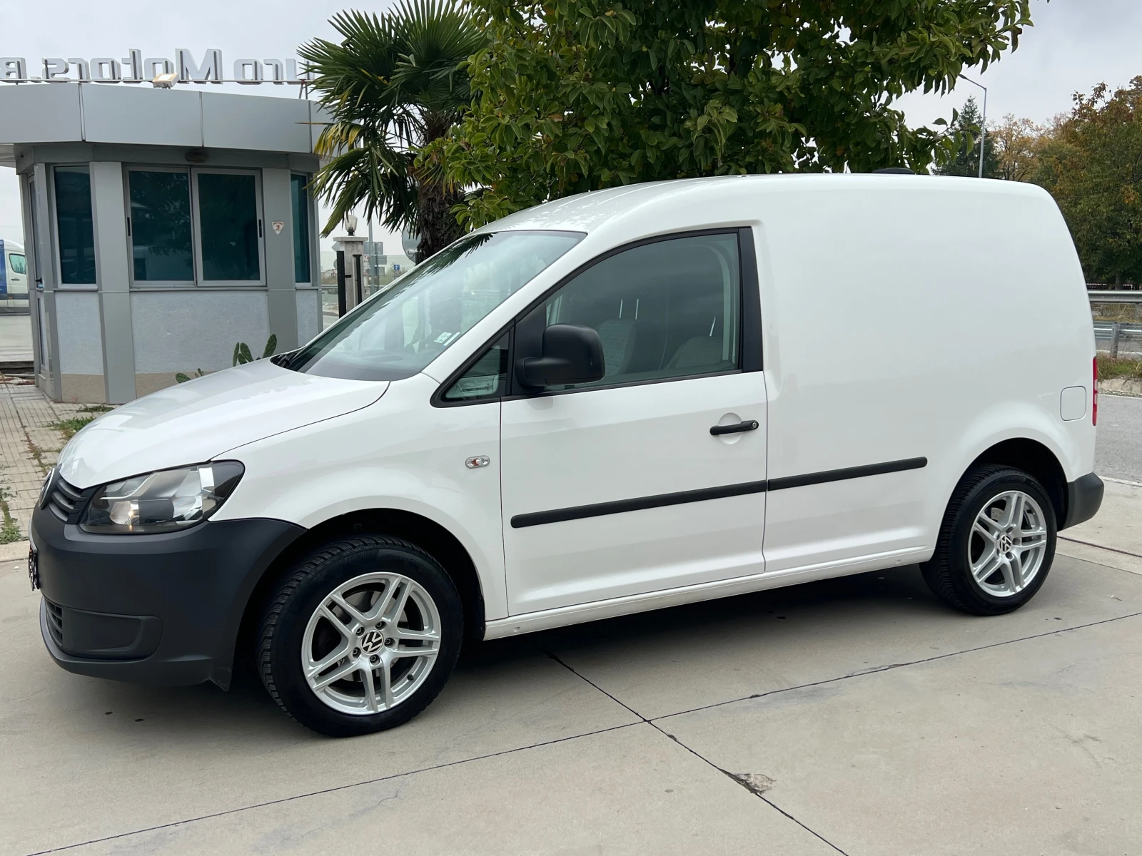 VW Caddy 2.0-ECO FUEL-ПЪЛНА СЕРВИЗНА ИСТОРИЯ! - изображение 7