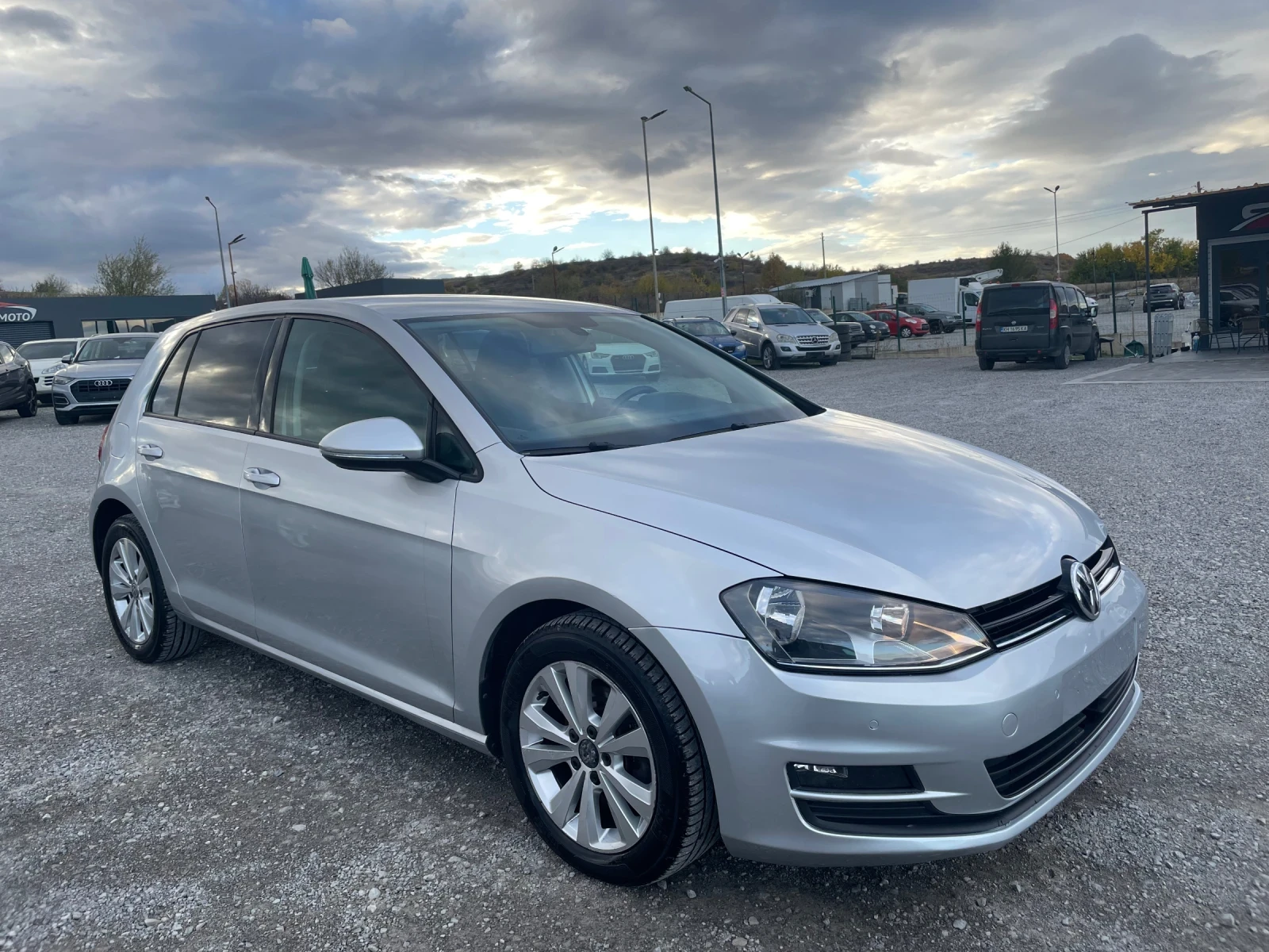 VW Golf 1.6TDI NAVI DISTRONIC HIGHLINE - изображение 3