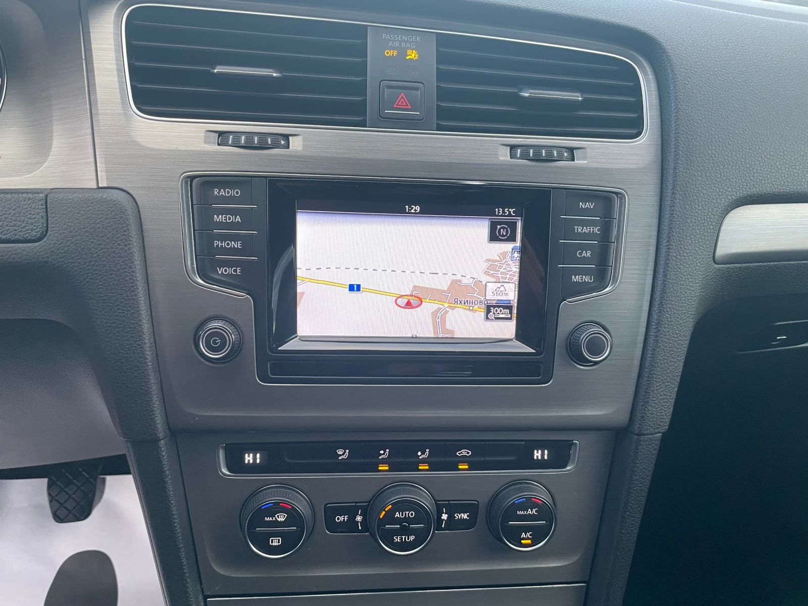 VW Golf 1.6TDI NAVI DISTRONIC HIGHLINE - изображение 9