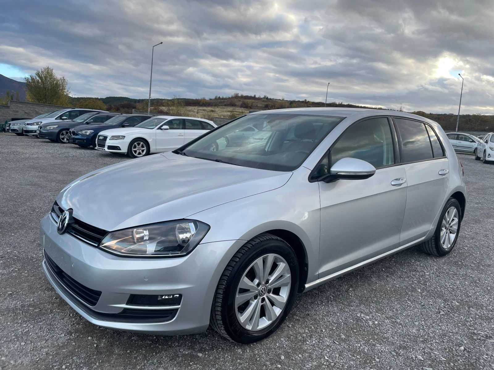 VW Golf 1.6TDI NAVI DISTRONIC HIGHLINE | Mobile.bg — изображение 1
