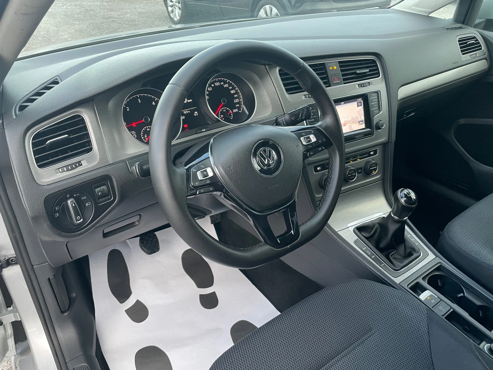 VW Golf 1.6TDI NAVI DISTRONIC HIGHLINE - изображение 8