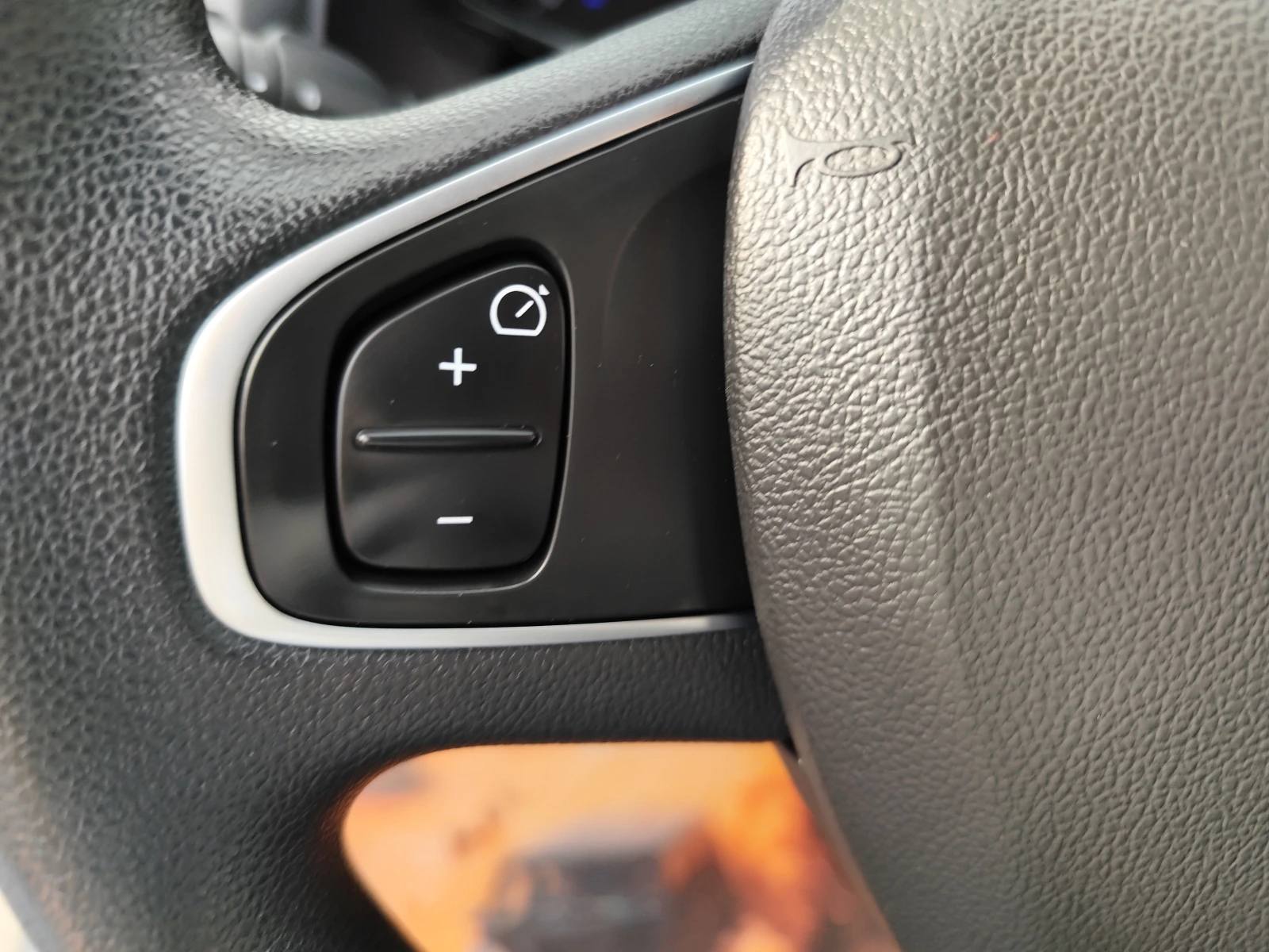 Renault Clio 900i* EURO6D* LED* 52000km!*  - изображение 10