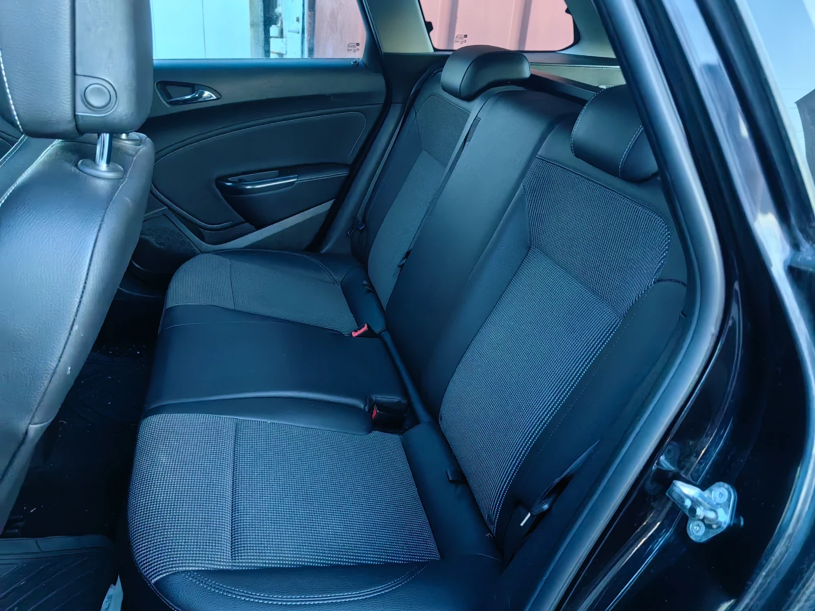 Opel Astra, снимка 9 - Автомобили и джипове - 53771747