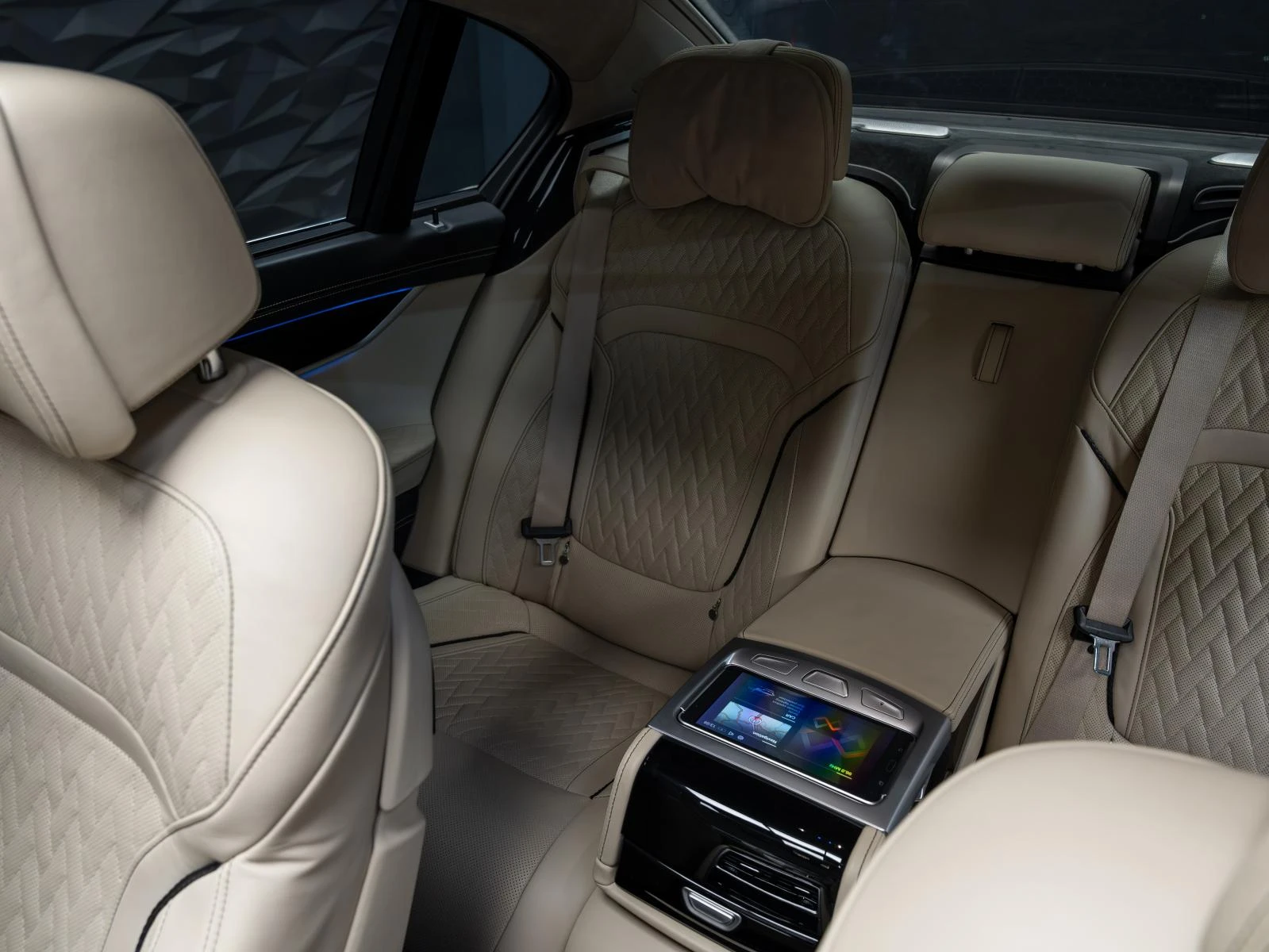 BMW 750 i* XDRIVE* B&W* 360 CAM* PANO* HUD* ОБДУХВ* , снимка 13 - Автомобили и джипове - 53923662