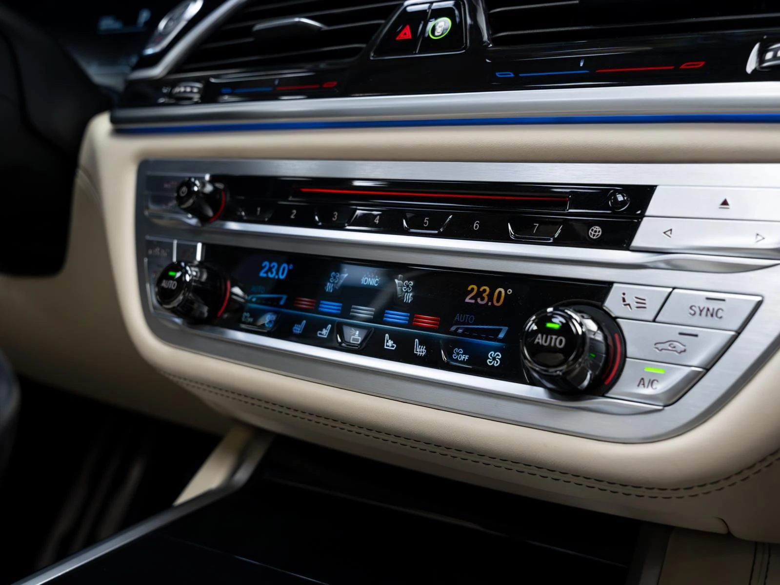 BMW 750 i* XDRIVE* B&W* 360 CAM* PANO* HUD* ОБДУХВ* , снимка 16 - Автомобили и джипове - 53923662