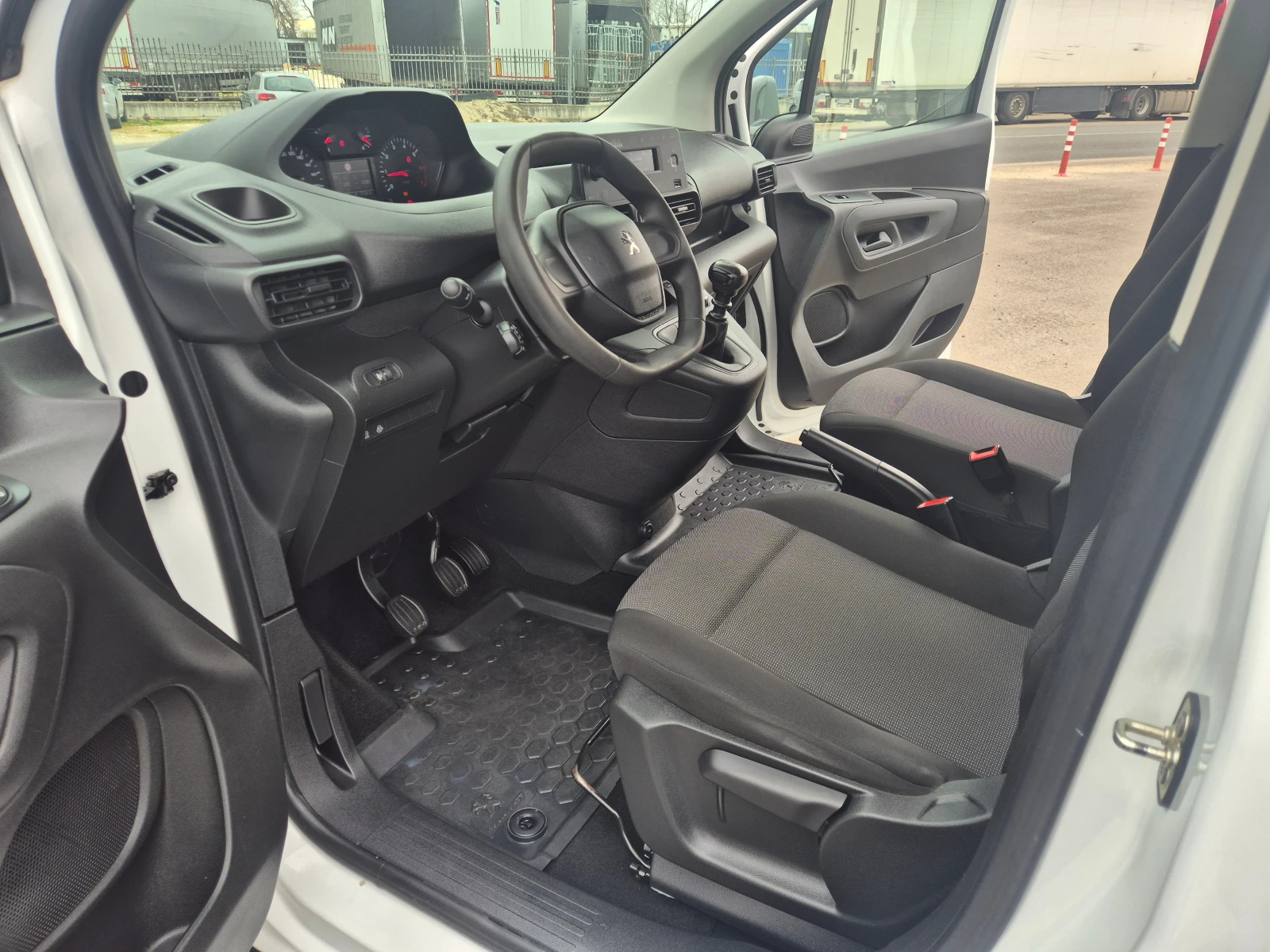 Peugeot Partner N1- M/T 1.5 DCI, снимка 13 - Автомобили и джипове - 54031182