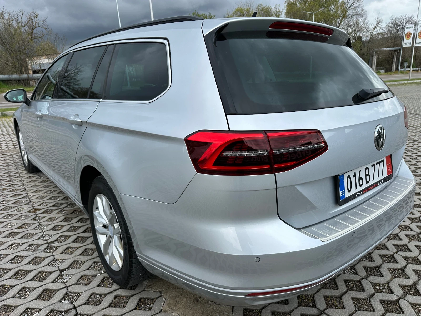 VW Passat Нов внос , снимка 5 - Автомобили и джипове - 54285573