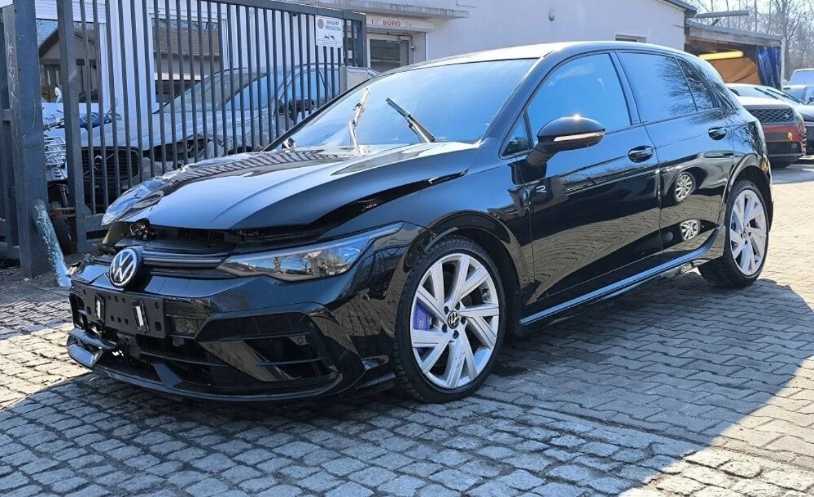 VW Golf R 8.5 AKRAPOVIC 18000KM | Mobile.bg � ����������� 1