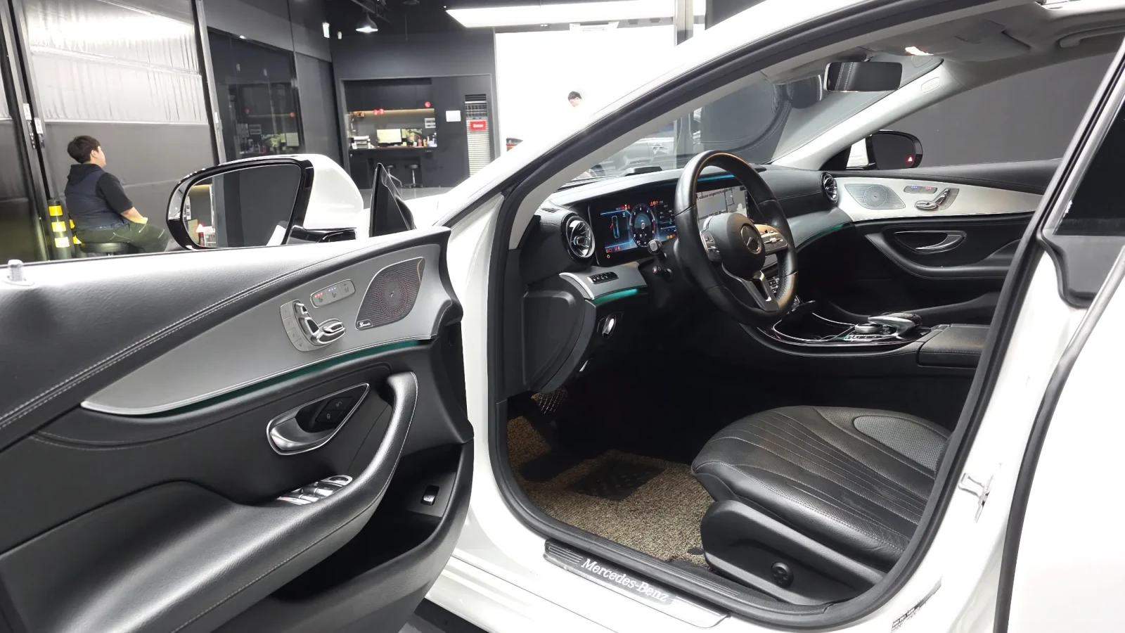Mercedes-Benz CLS 400 3.0 4MATIC, FULL, снимка 8 - Автомобили и джипове - 55037221
