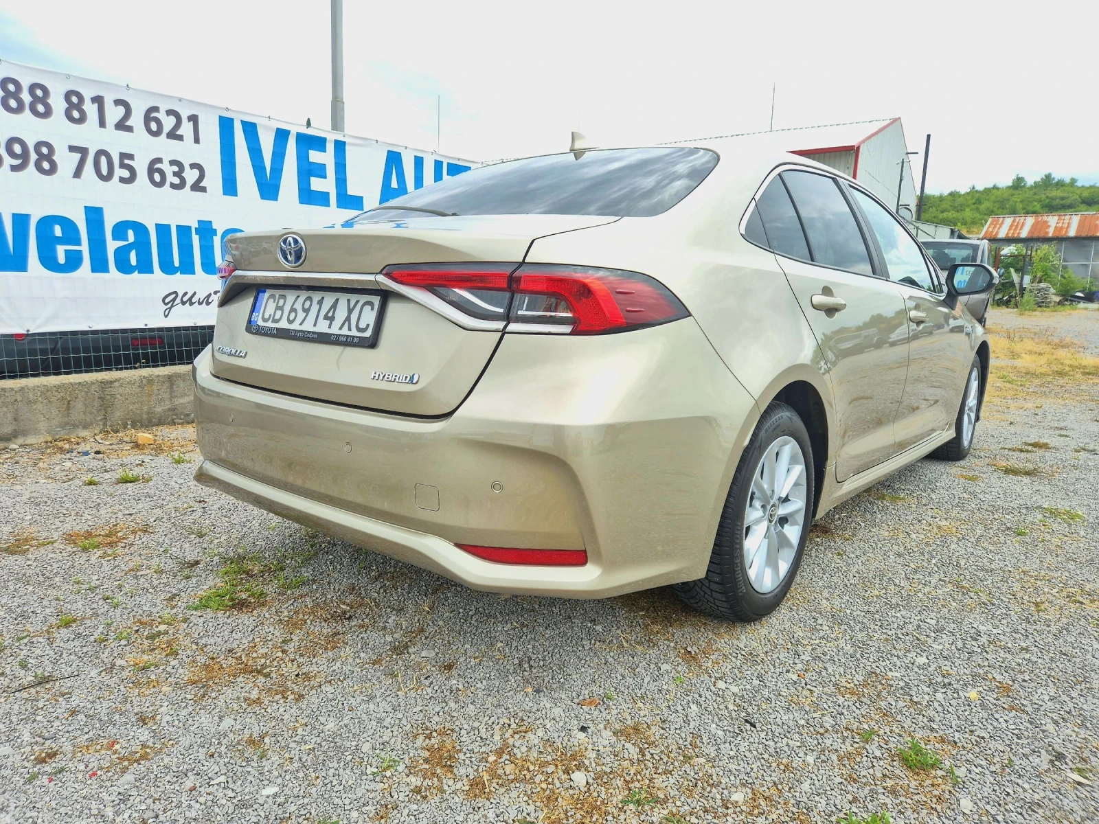 Toyota Corolla 1.8 HYBRID EXECUTIVE, снимка 3 - Автомобили и джипове - 55161612