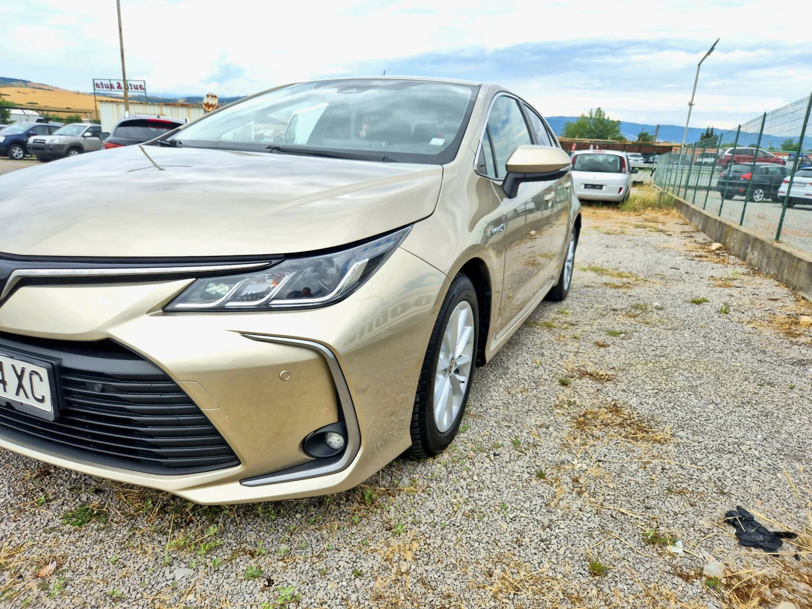 Toyota Corolla 1.8 HYBRID EXECUTIVE, снимка 12 - Автомобили и джипове - 55161612