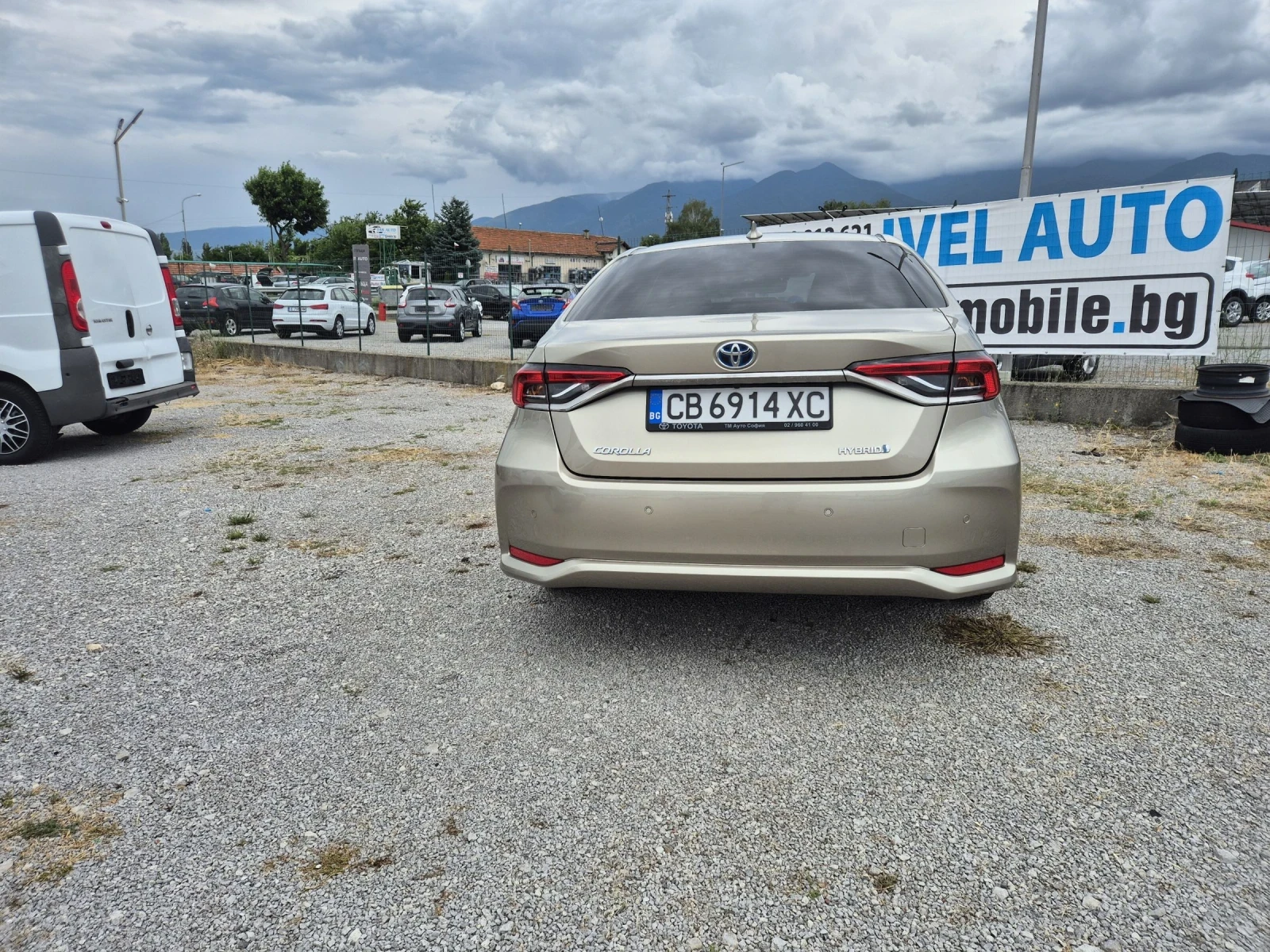 Toyota Corolla 1.8 HYBRID EXECUTIVE, снимка 6 - Автомобили и джипове - 55161612