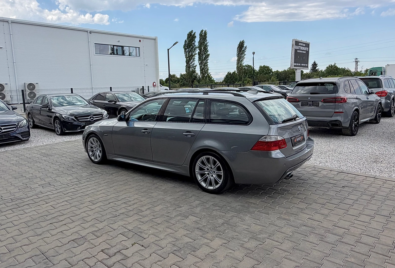 BMW 520 i M-Pack Facelift, снимка 6 - Автомобили и джипове - 55352441