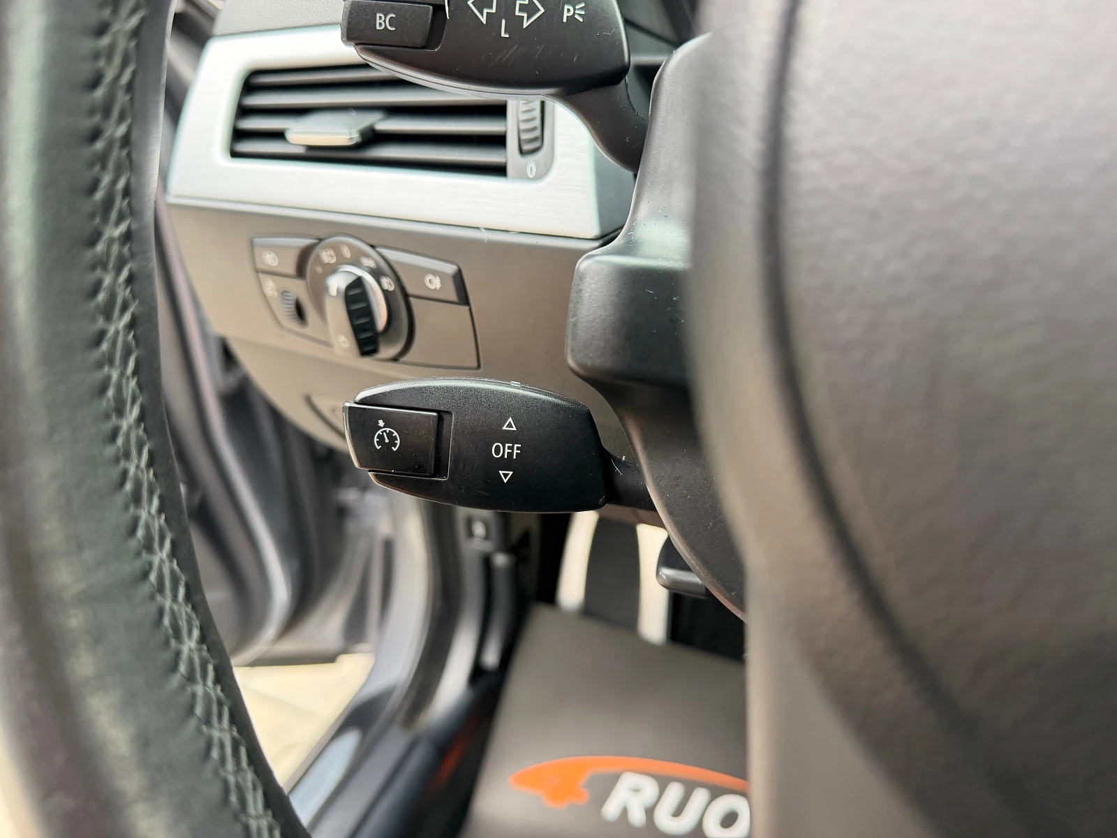 BMW 520 i M-Pack Facelift, снимка 16 - Автомобили и джипове - 55352441