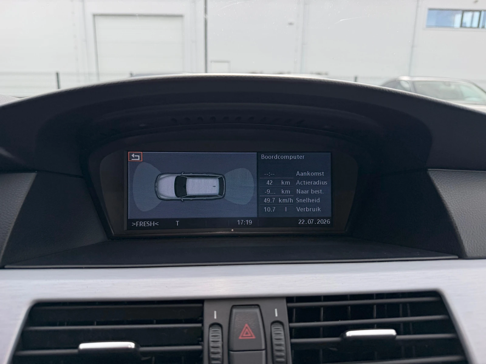 BMW 520 i M-Pack Facelift, снимка 15 - Автомобили и джипове - 55352441