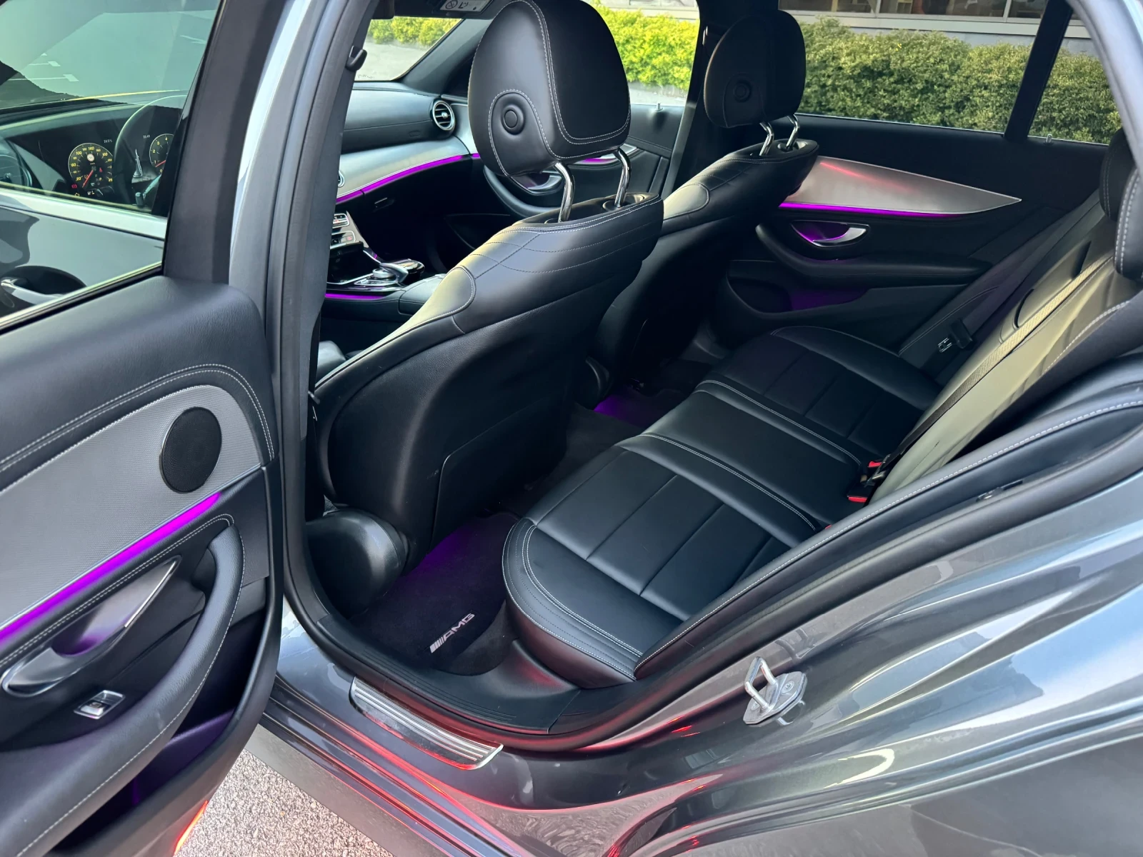 Mercedes-Benz E 400 AMG - Швейцария , снимка 7 - Автомобили и джипове - 55494656