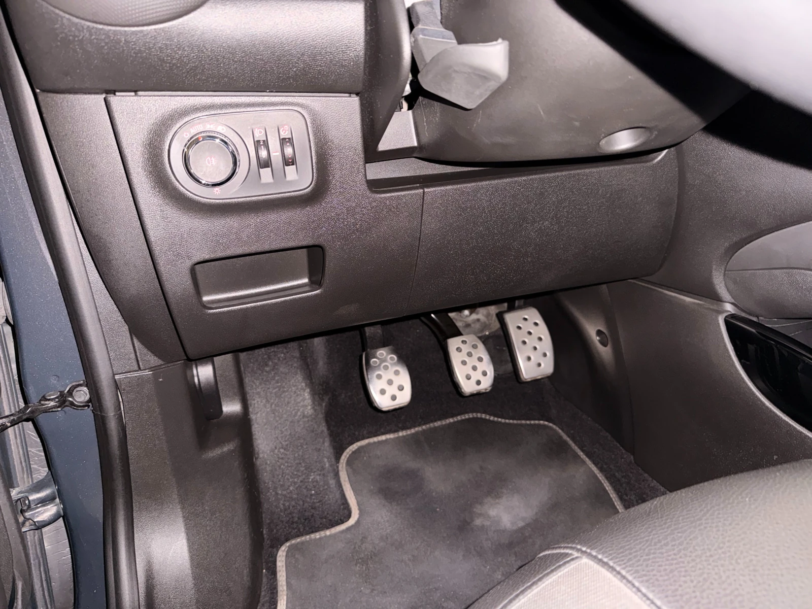 Opel Adam 1.0 Turbo Ecotec, снимка 7 - Автомобили и джипове - 55943593