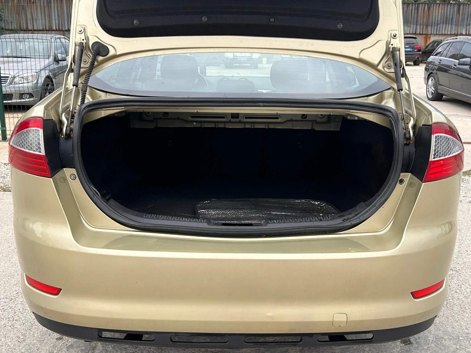 Ford Mondeo, снимка 4 - Автомобили и джипове - 56183255
