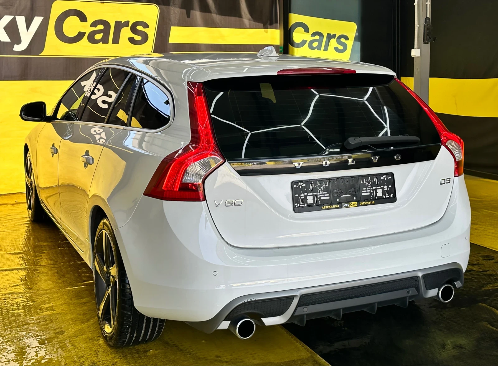 Volvo V60 R-Design, снимка 5 - Автомобили и джипове - 56430463