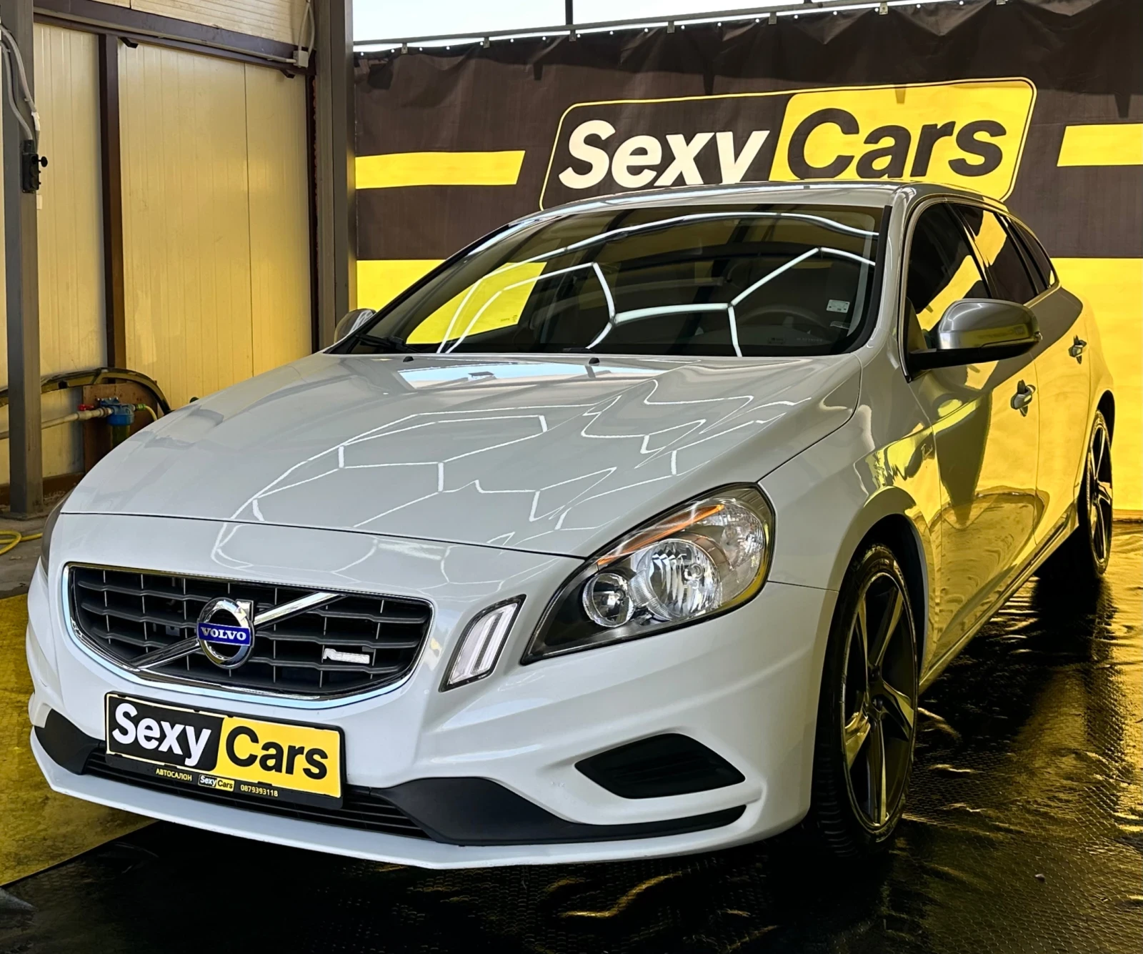 Volvo V60 R-Design, снимка 3 - Автомобили и джипове - 56430463