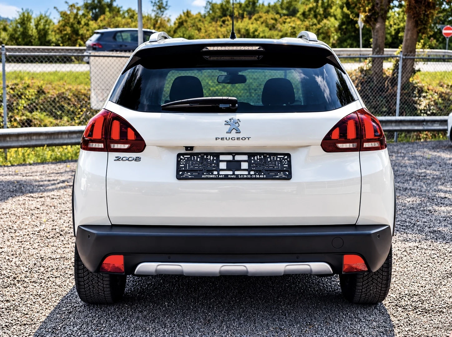 Peugeot 2008 PureTech PANORAMA, снимка 6 - Автомобили и джипове - 56687937