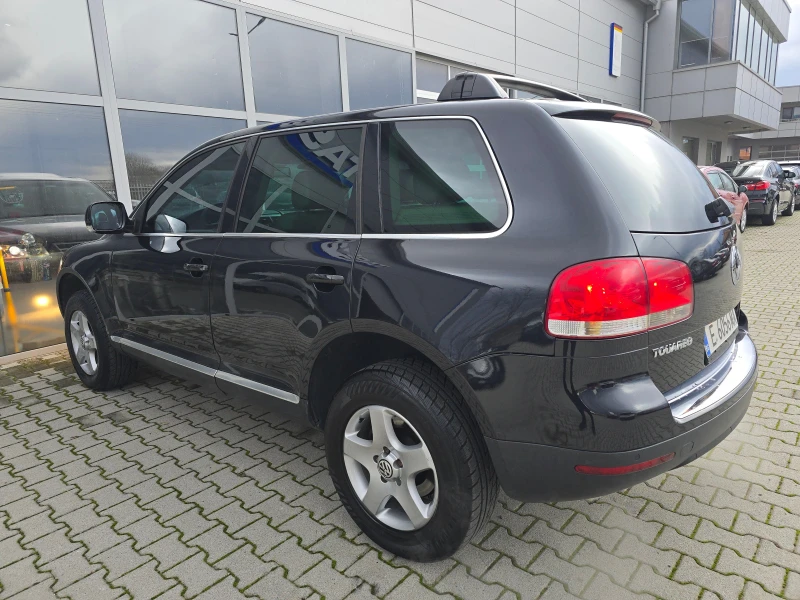 VW Touareg Автоматик!!4x4Навигация!!, снимка 8 - Автомобили и джипове - 48447797