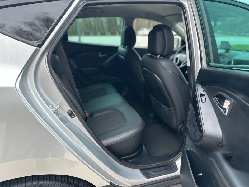 Hyundai IX35 2.0CRDI* 4WD, снимка 13 - Автомобили и джипове - 49907181