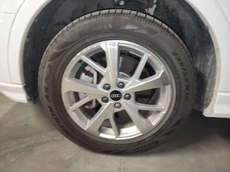 Audi Q3 KOMFORT  CARFAX, снимка 3 - Автомобили и джипове - 54649888