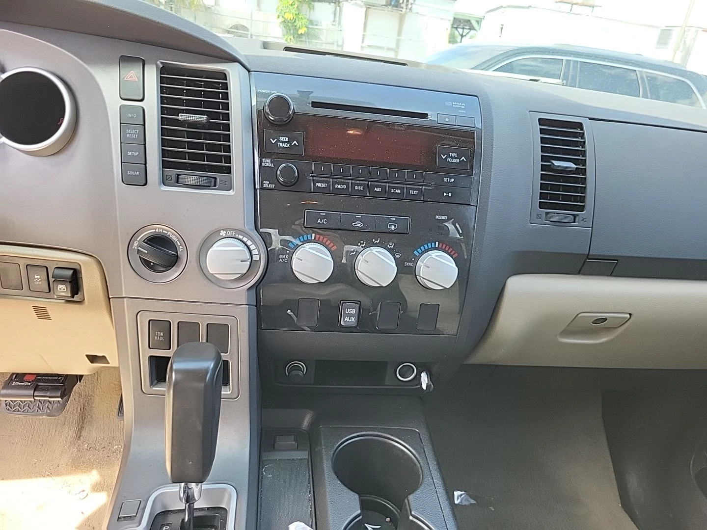 Toyota Tundra 5.7 V8* CREW* КОЖА* ШОУРУМ* ПЕРФЕКТЕН ЗА ГАЗ* КАТО - изображение 9