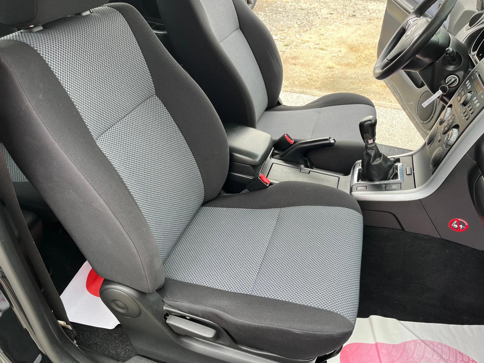 Suzuki Grand vitara 4x4 1.6 i 106k.c - изображение 8