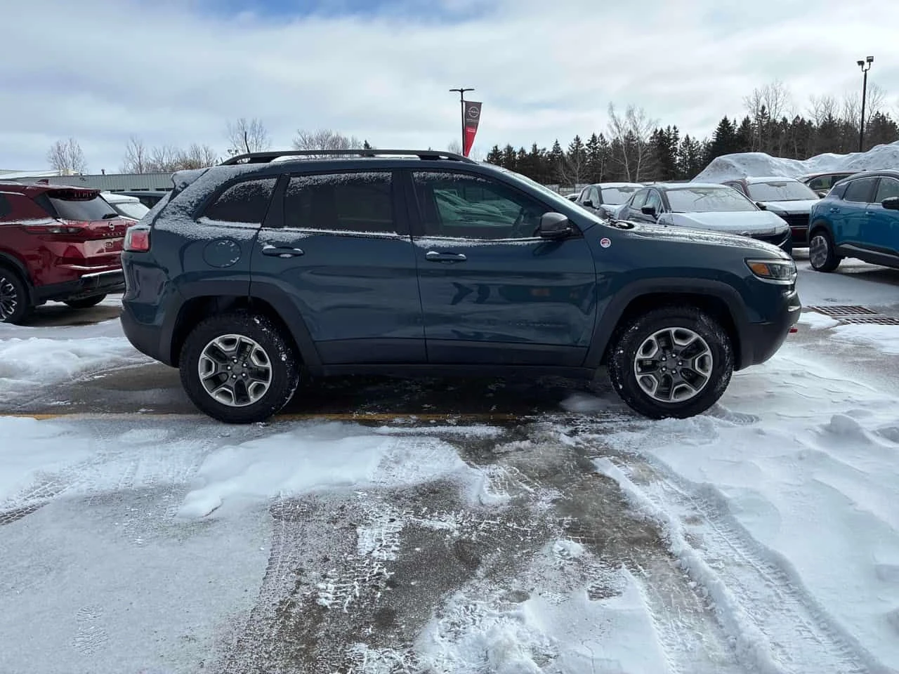 Jeep Cherokee * Trailhawk Elite * CARFAX * ПАНО * KEYLESS *  - изображение 3