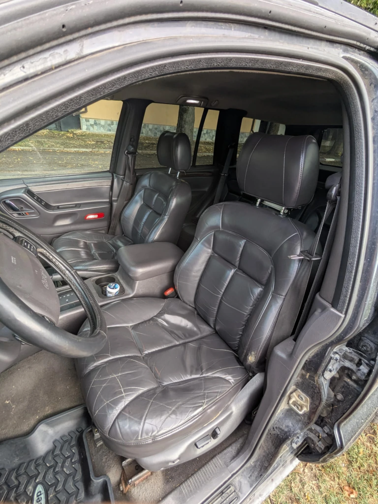 Jeep Cherokee  - изображение 2