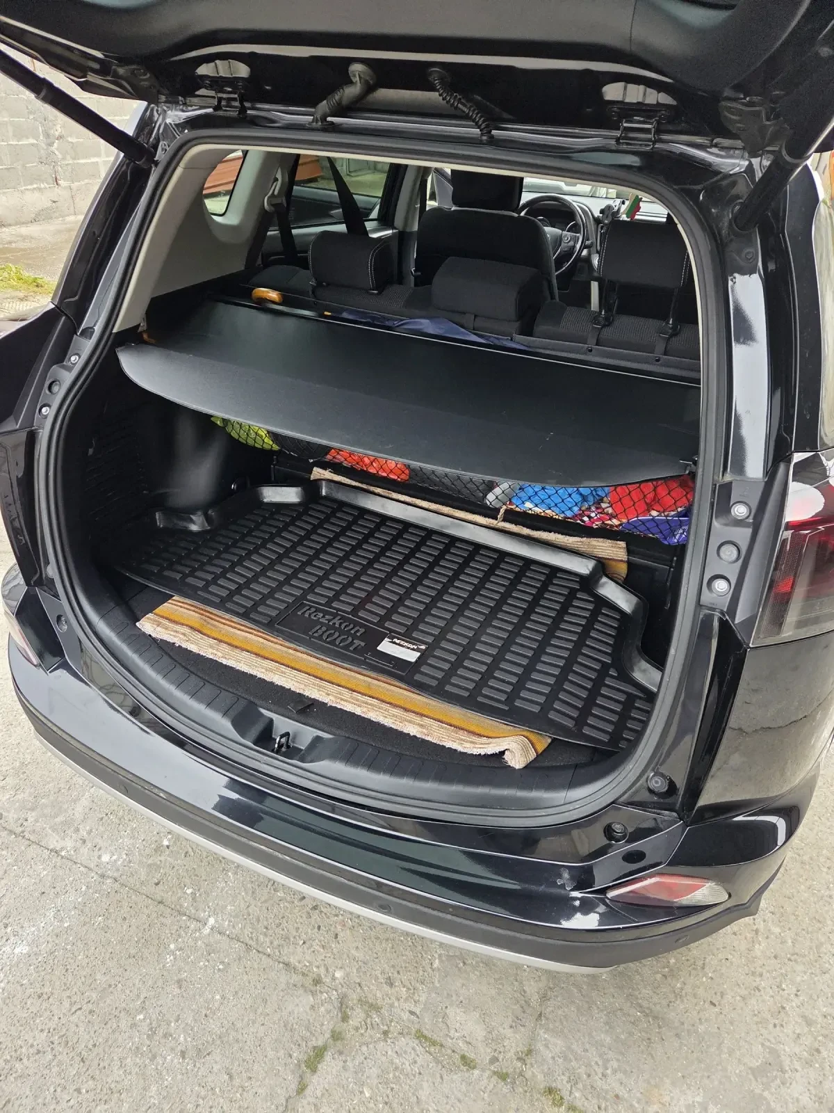 Toyota Rav4 2.5 Hybrid 4x4, снимка 10 - Автомобили и джипове - 54346085