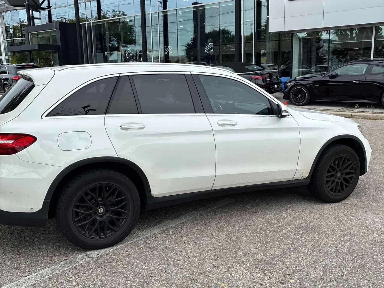 Mercedes-Benz GLC 4MATIC * ГЛАВНО ПРЕДСТАВИТЕЛСТВО НА MERCEDES* , снимка 4 - Автомобили и джипове - 56255397