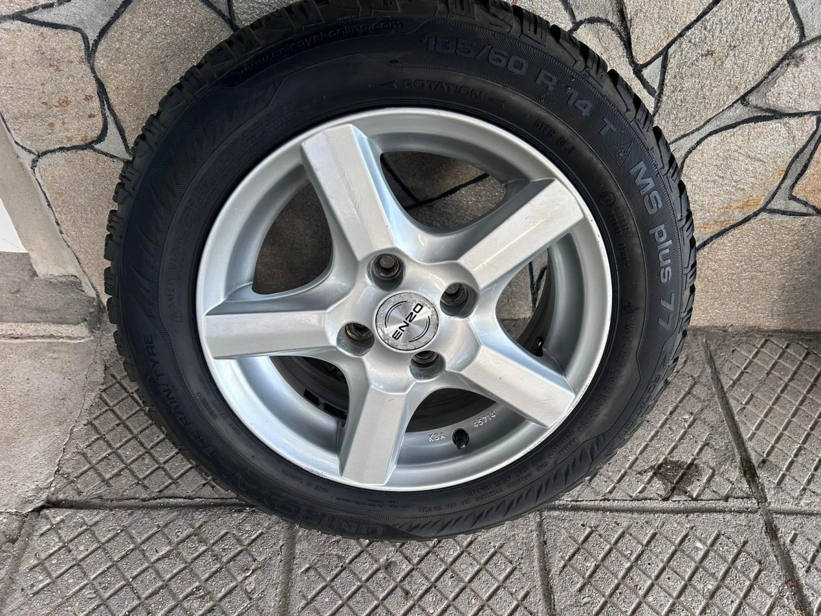 Гуми с джанти Uniroyal 185/60R14, снимка 4 - Гуми и джанти - 55400471