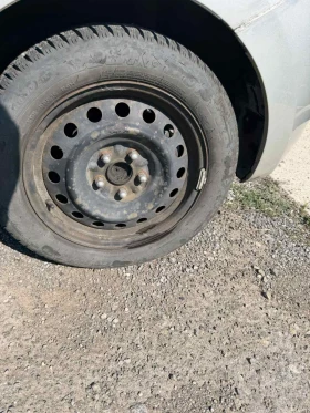 Toyota Auris 15броя 2.2D-CAT 177кс. НА ЧАСТИ, снимка 9
