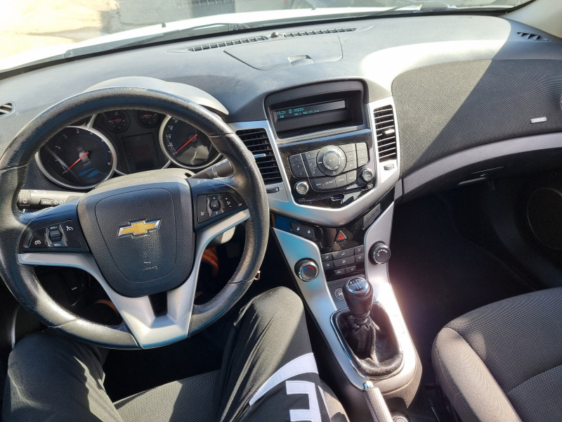 Chevrolet Cruze 1.8. 140кс  GAZ. 2012, снимка 4 - Автомобили и джипове - 46229184