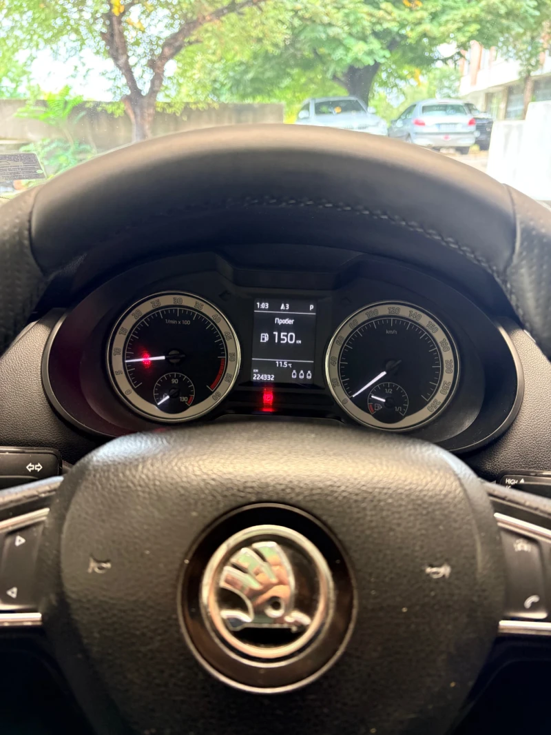 Skoda Octavia 2.0TDI DSG/NAVI , снимка 14 - Автомобили и джипове - 52310079