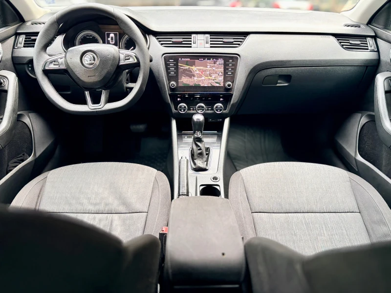 Skoda Octavia 2.0TDI DSG/NAVI , снимка 10 - Автомобили и джипове - 52310079