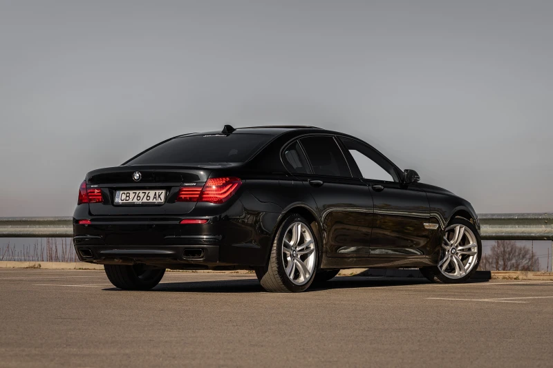 BMW 750 Фул есктри, Фейс, М пакет, снимка 7 - Автомобили и джипове - 53123327
