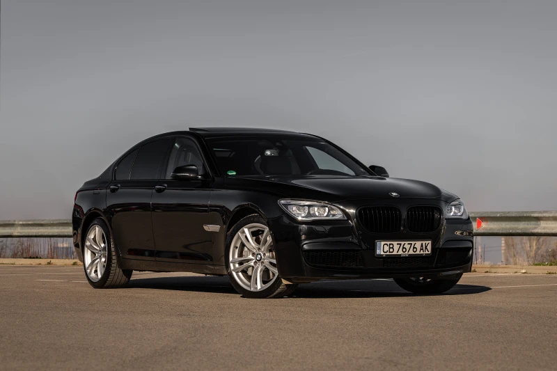 BMW 750 Фул есктри, Фейс, М пакет, снимка 3 - Автомобили и джипове - 53123327