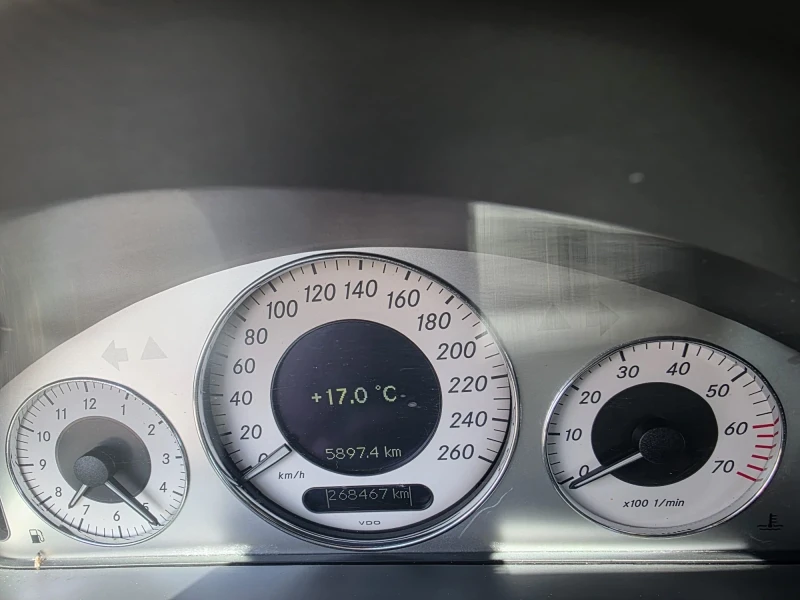 Mercedes-Benz E 500, снимка 11 - Автомобили и джипове - 53222138