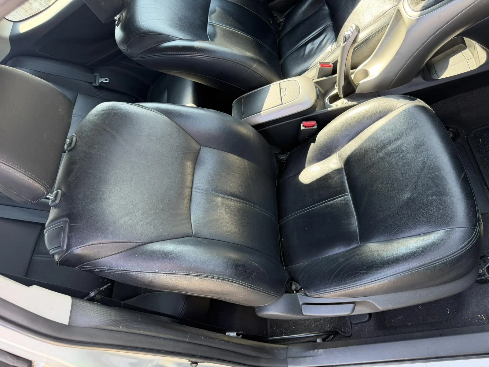 Toyota Auris 15броя 2.2D-CAT 177кс. НА ЧАСТИ, снимка 12 - Автомобили и джипове - 52982160